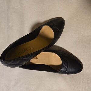 Channel pumps black sz 40